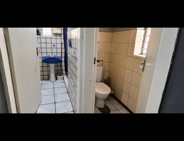 4 BEDROOM FREESTANDING FOR SALE IN VANDERBIJLPARK CE 2